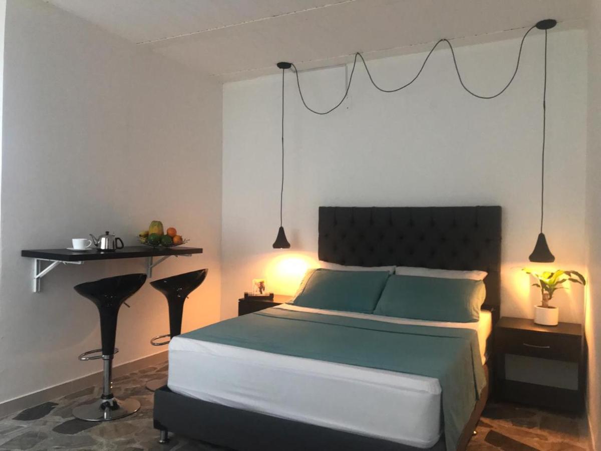 Vip Apartasuites Rosales 麦德林 外观 照片