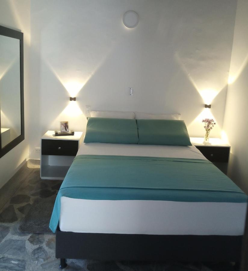 Vip Apartasuites Rosales 麦德林 外观 照片