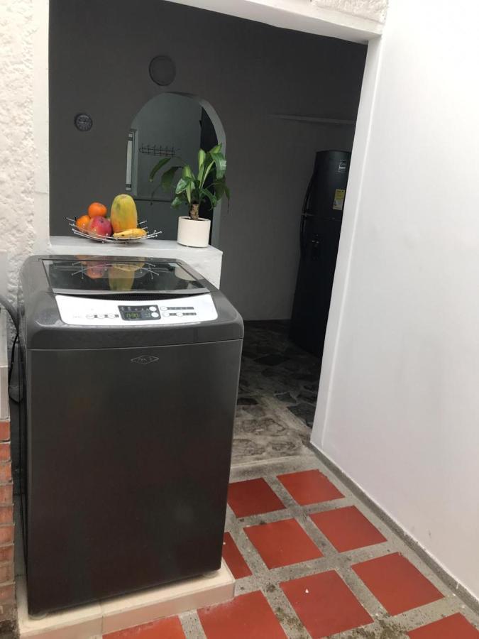 Vip Apartasuites Rosales 麦德林 外观 照片