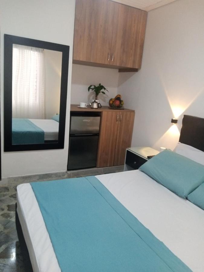 Vip Apartasuites Rosales 麦德林 外观 照片