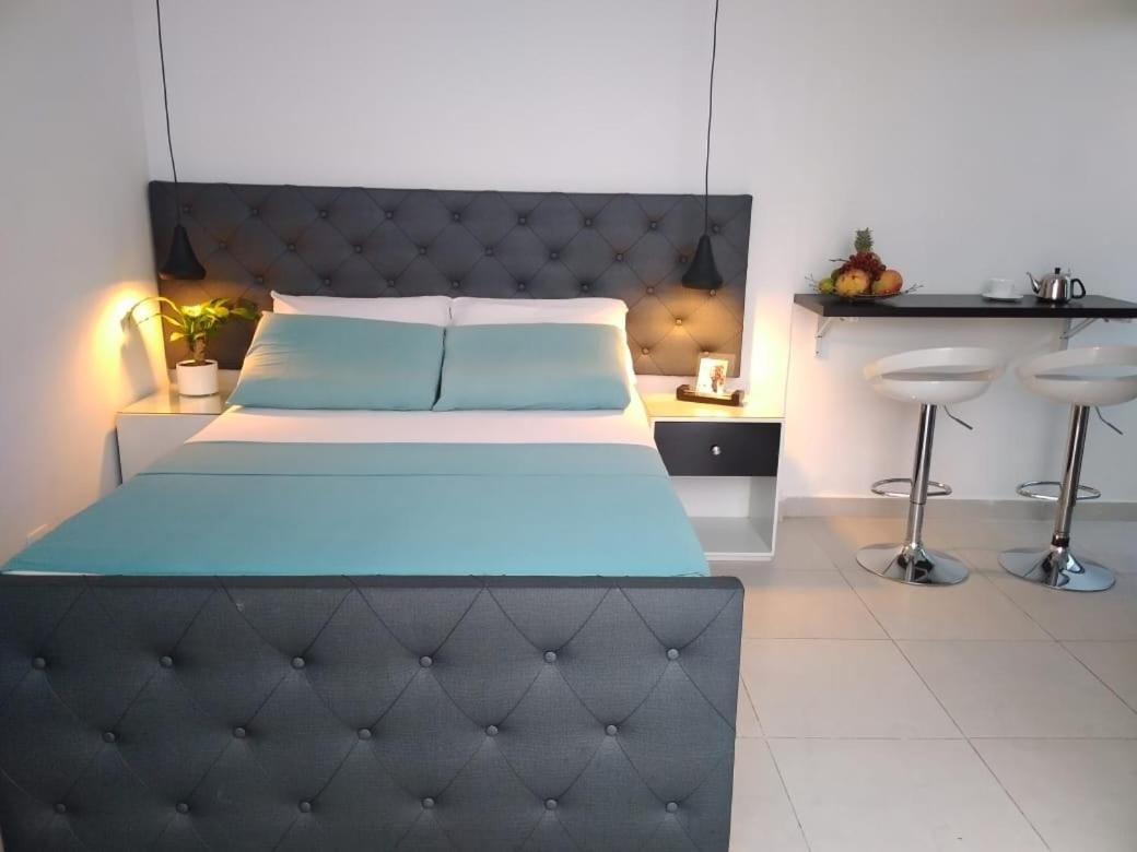Vip Apartasuites Rosales 麦德林 外观 照片