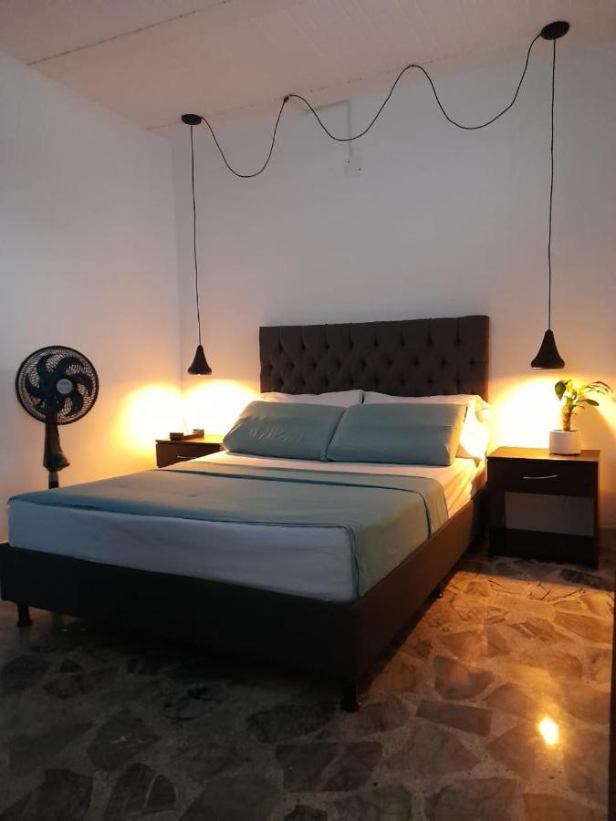 Vip Apartasuites Rosales 麦德林 外观 照片