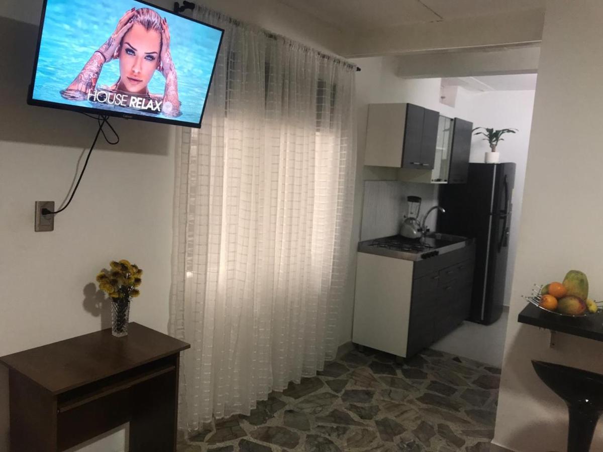 Vip Apartasuites Rosales 麦德林 外观 照片