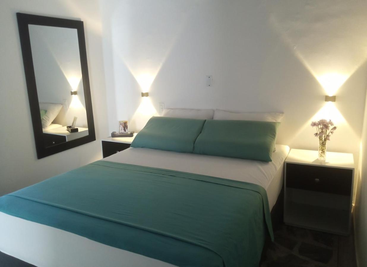 Vip Apartasuites Rosales 麦德林 外观 照片