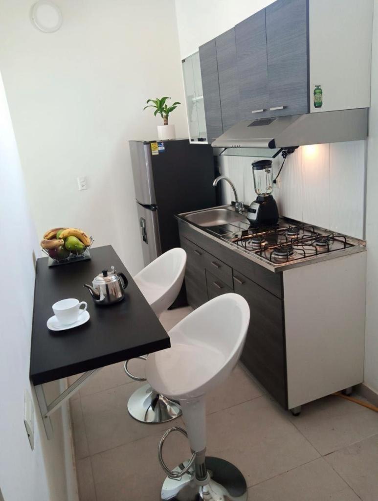 Vip Apartasuites Rosales 麦德林 外观 照片