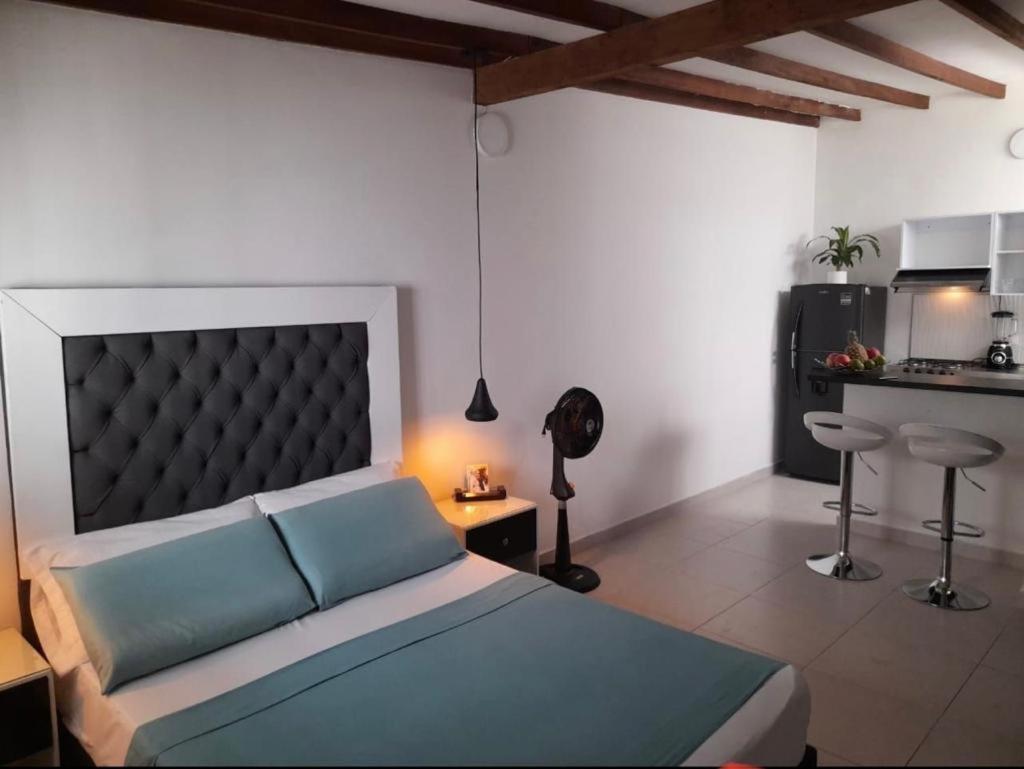Vip Apartasuites Rosales 麦德林 外观 照片