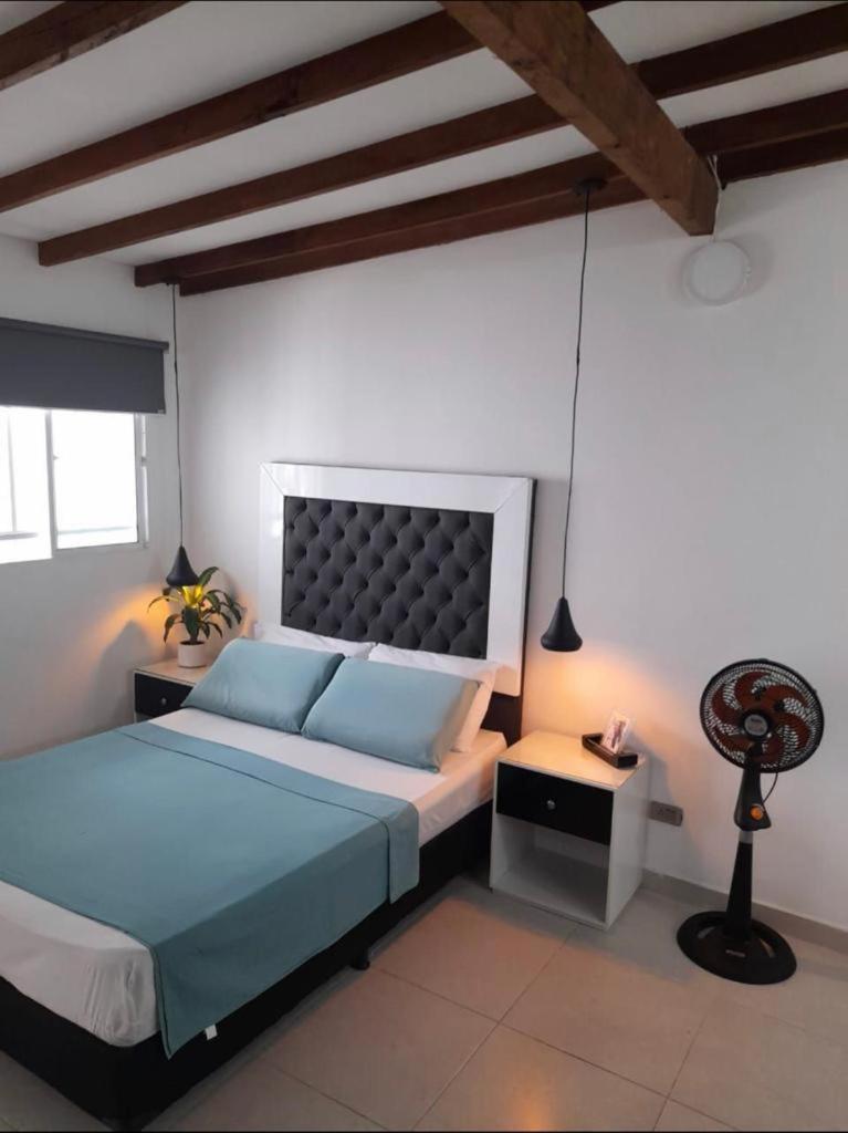 Vip Apartasuites Rosales 麦德林 外观 照片