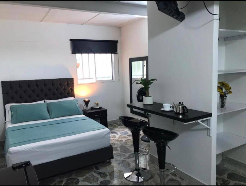 Vip Apartasuites Rosales 麦德林 外观 照片