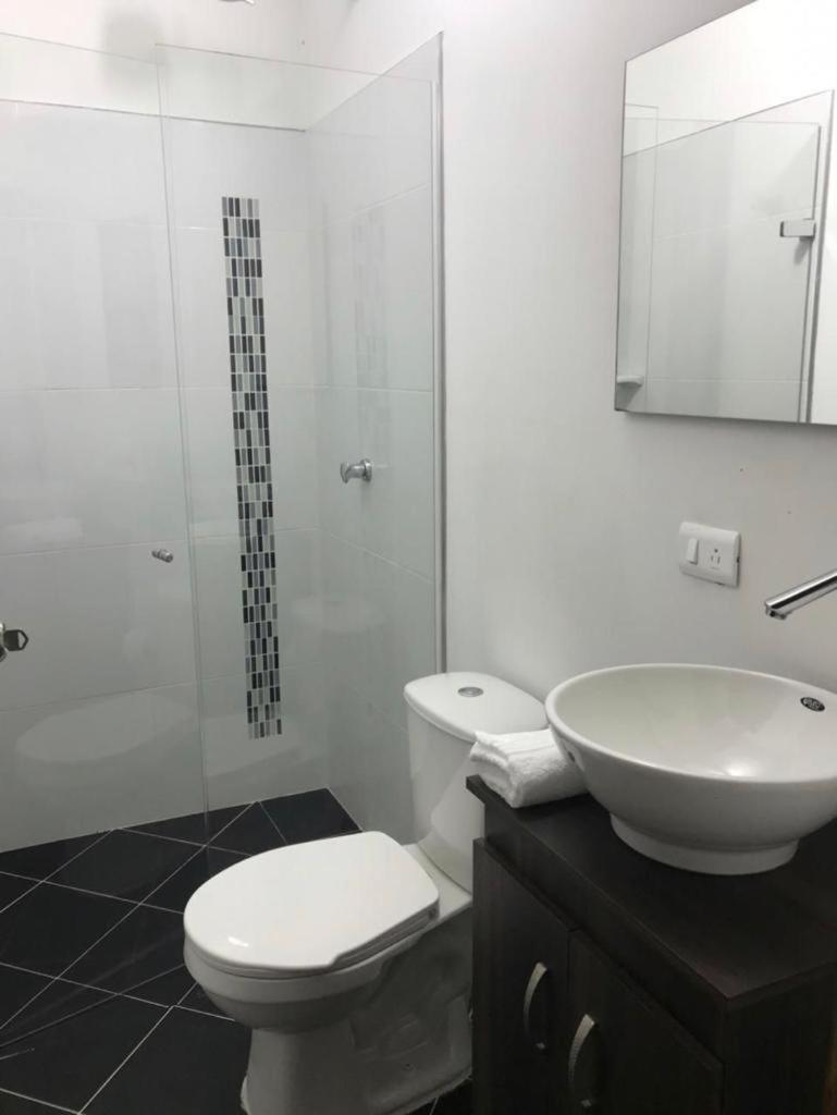Vip Apartasuites Rosales 麦德林 外观 照片