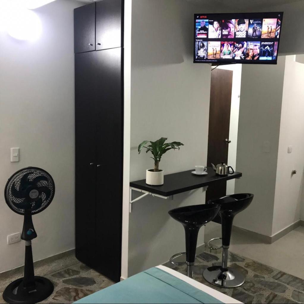 Vip Apartasuites Rosales 麦德林 外观 照片
